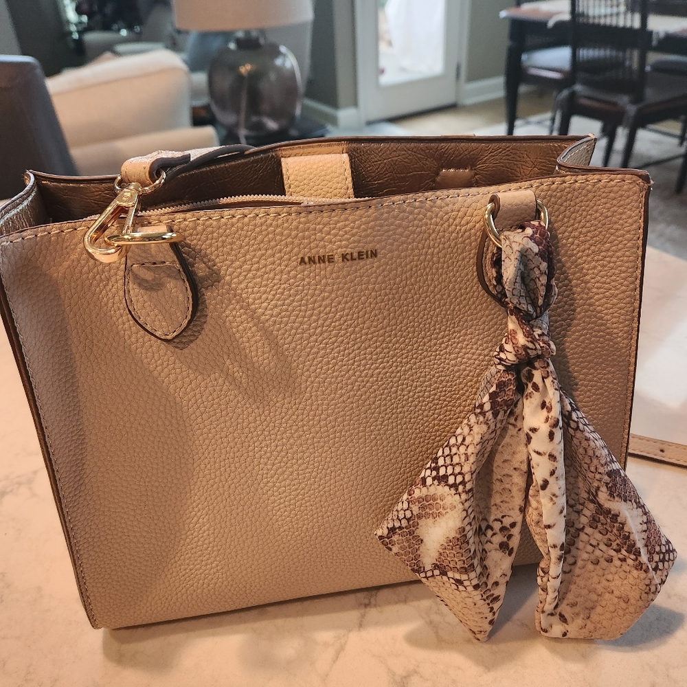 Anne Klein crossbody bag